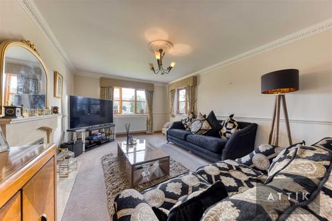 4 bedroom detached house for sale, Bowling Green Close, Attleborough