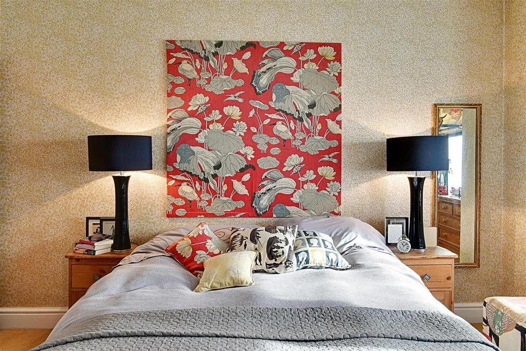Bedroom 1 3.jpg