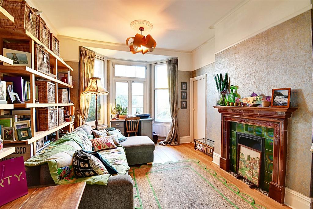 Family Room.jpg