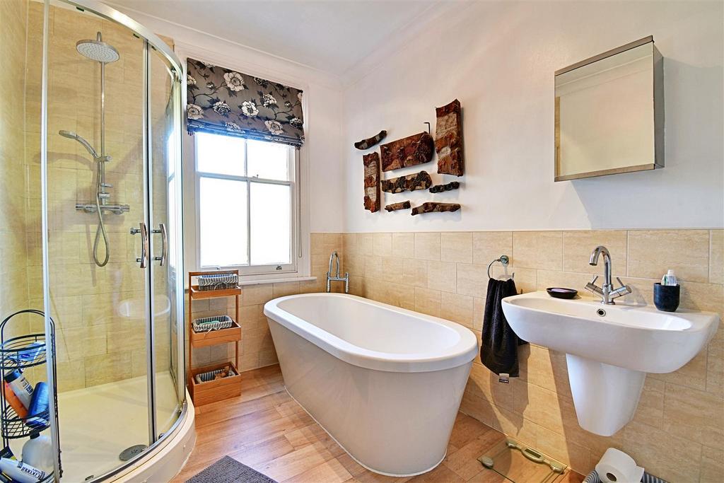 Bathroom 1.jpg