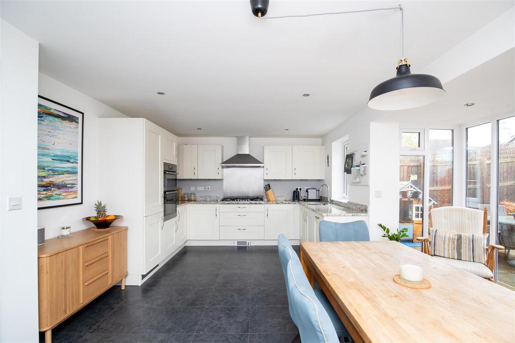 Kitchen/Breakfast Room