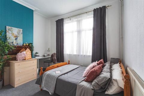 3 bedroom house to rent, Surrey Street, Derby DE22
