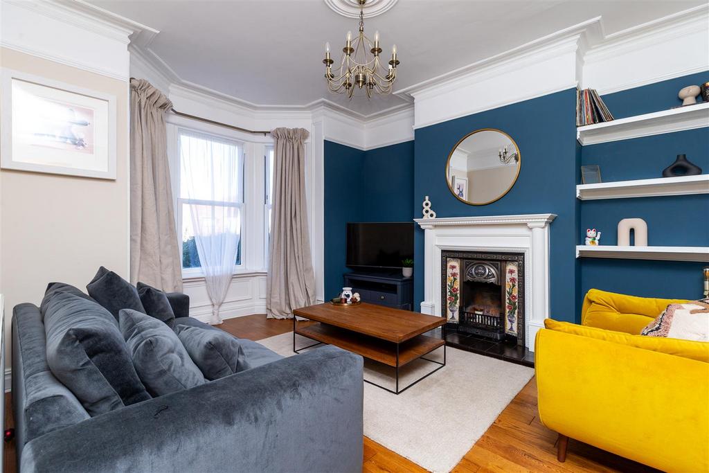 Carlton Lane, Leeds LS26 4 bed semidetached house for sale £450,000