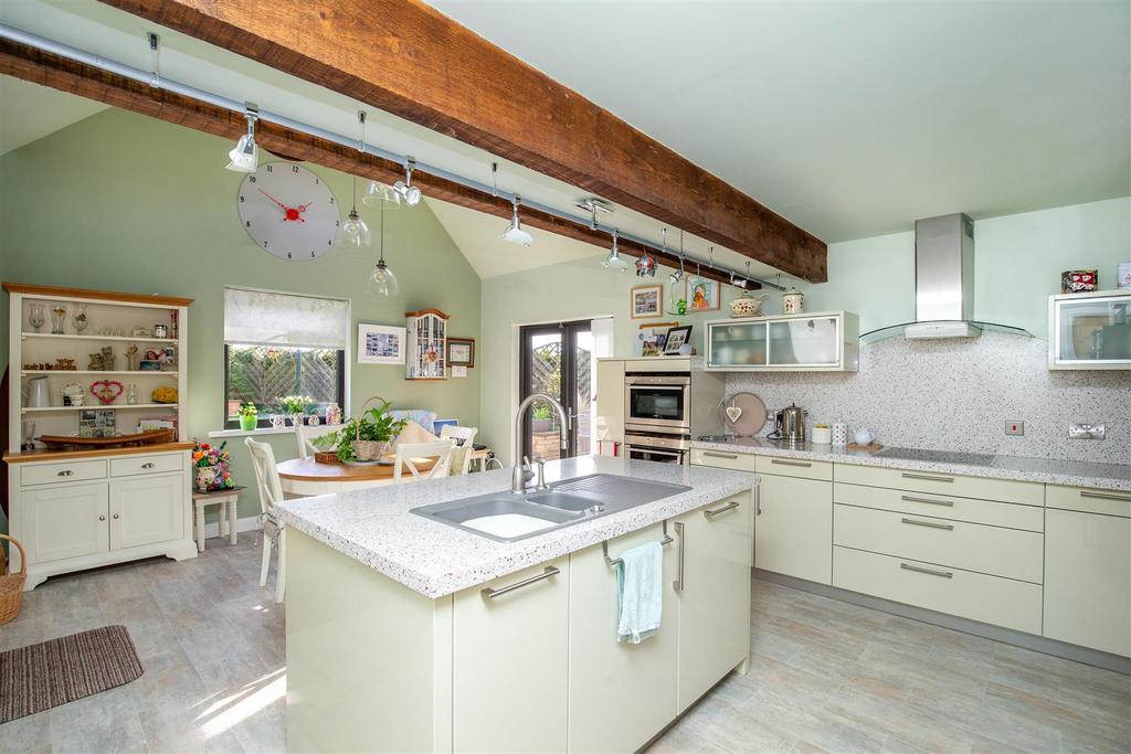 Kitchen/Breakfast Room