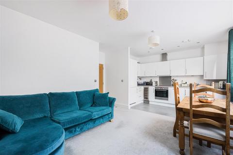 2 bedroom apartment for sale - Waterhouse Lane, Kingswood