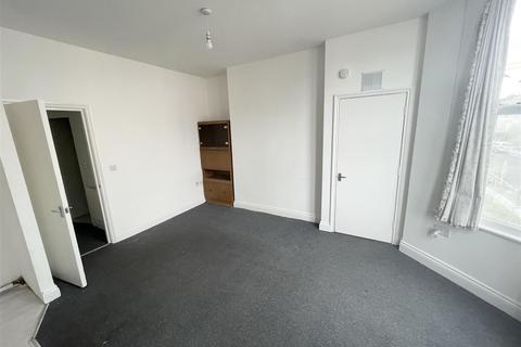 2 bedroom flat to rent - Godwin Road, Margate, CT9
