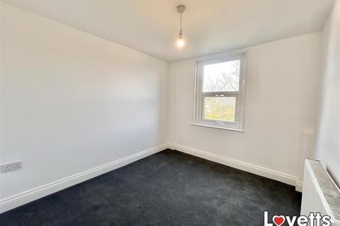 2 bedroom flat to rent, Godwin Road, Margate, CT9