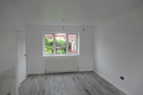 3 bedroom semi-detached house to rent - Home Lea, Leeds LS26