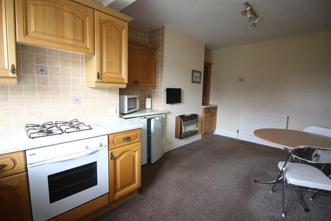 2 bedroom semi-detached bungalow for sale, Kelmscott Gardens, Leeds LS15