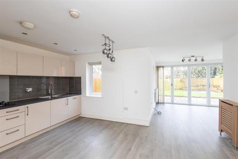 4 bedroom detached house for sale, Leicester Square, Leeds LS15