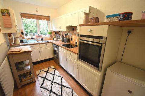 2 bedroom flat for sale - Carlisle Road, Buxton