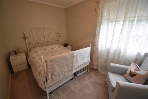 2 bedroom flat for sale - Carlisle Road, Buxton