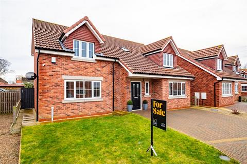 4 bedroom detached house for sale, Christophers Meadow, West Butterwick