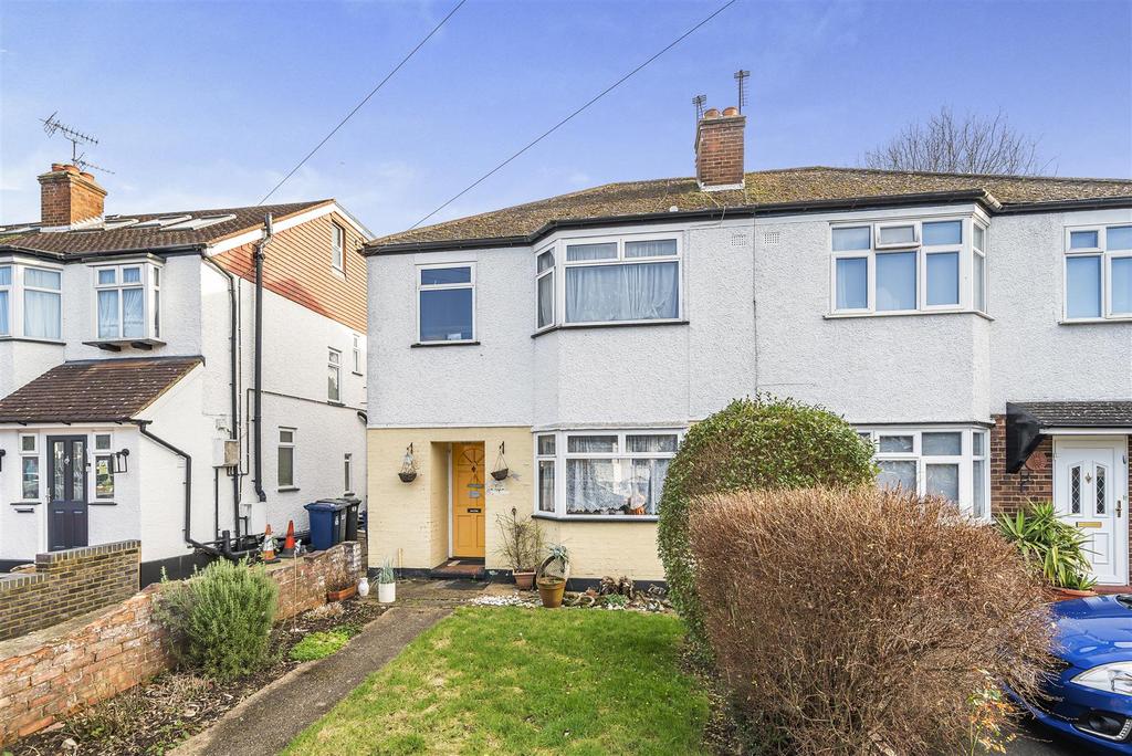Farm Road, Edgware 3 bed property £599,950