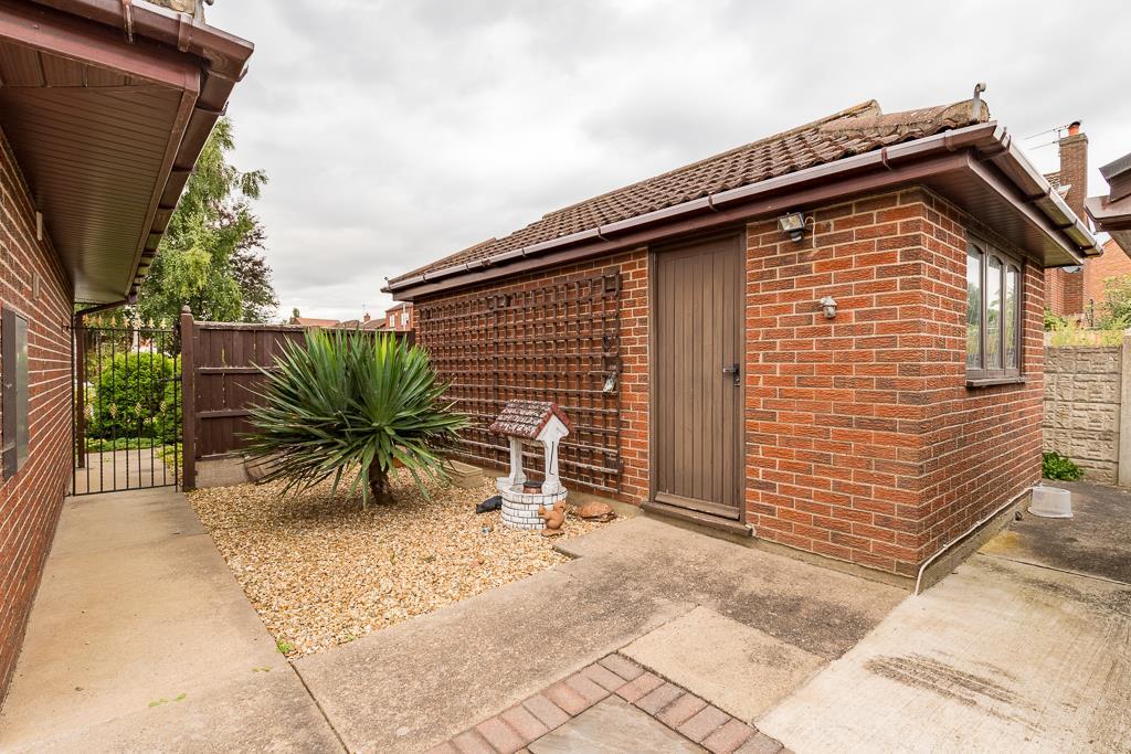 Detached Garage