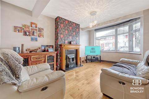 48 Hanover Gardens, Ilford, IG6 2RA