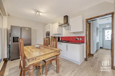 48 Hanover Gardens, Ilford, IG6 2RA