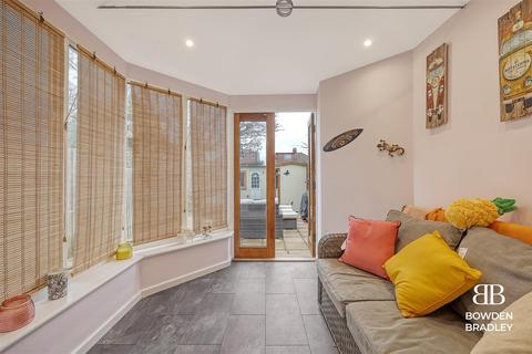 48 Hanover Gardens, Ilford, IG6 2RA
