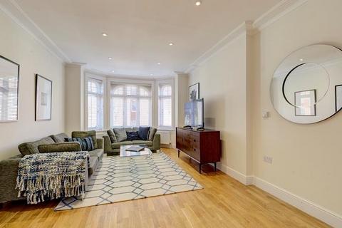 3 bedroom apartment to rent, Hamlet Gardens, London W6