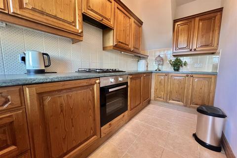 13 Alexander Square, Clayton, Bradford, BD14 6QU