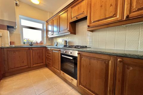 13 Alexander Square, Clayton, Bradford, BD14 6QU
