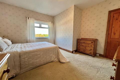 13 Alexander Square, Clayton, Bradford, BD14 6QU