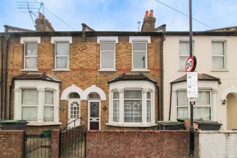 7 Durban Road, London, N17 8ED