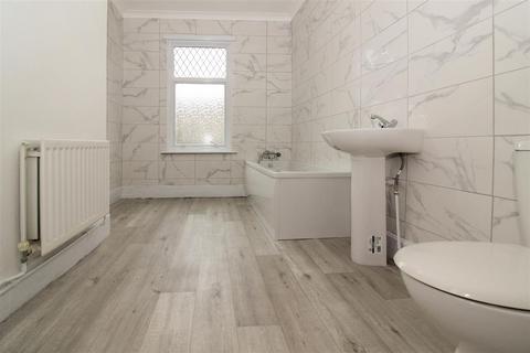 7 Durban Road, London, N17 8ED