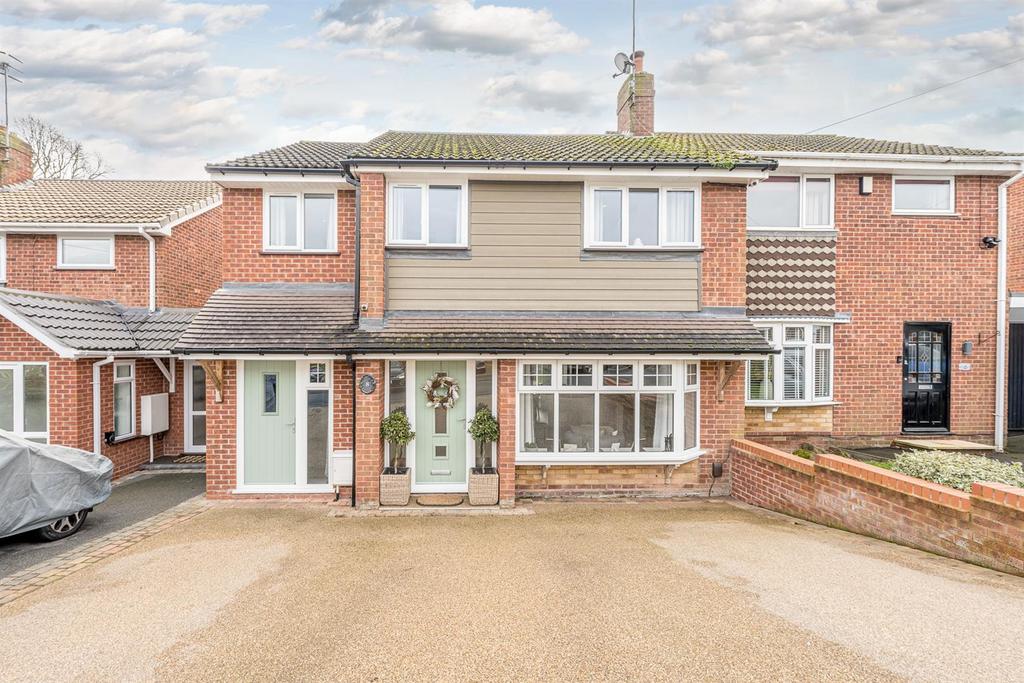 Friars Close, Wordsley, DY8 5LZ 3 bed semidetached house for sale £