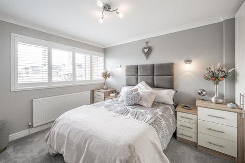 8 Friars Close, Stourbridge, DY8 5LZ