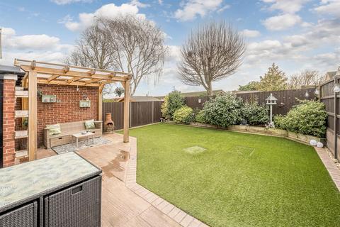 8 Friars Close, Stourbridge, DY8 5LZ