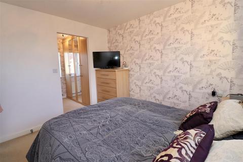 2 Bow Bridge Close, Market Weighton, York, YO43 3FH