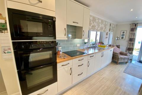 21 Barnfield Close, Braunton, EX33 2HL