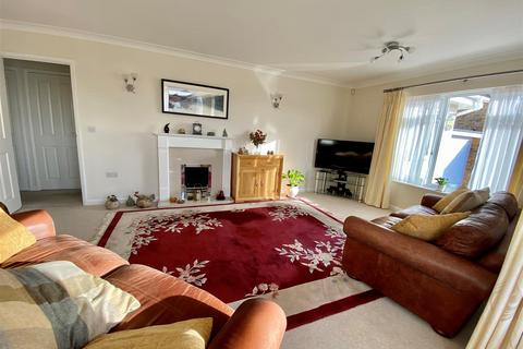 21 Barnfield Close, Braunton, EX33 2HL