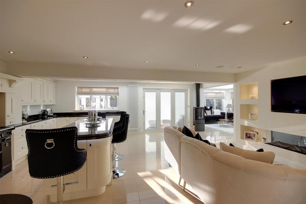 Kitchen/living Room Area
