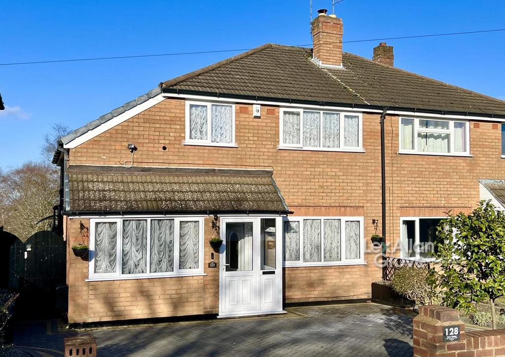 Two Gates, Halesowen 3 bed semidetached house for sale £285,000