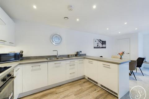 2 bedroom apartment for sale, Barrington Way, Leeds