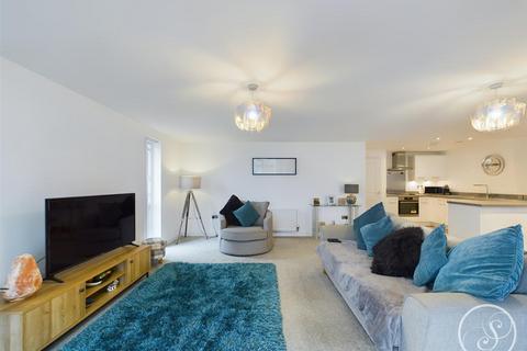46 Barrington Way, Leeds, LS15 8FU