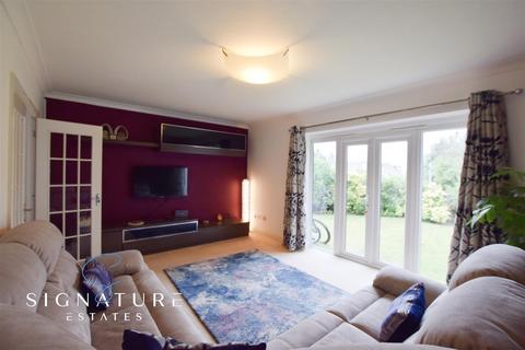 4 bedroom detached house for sale, Rickmansworth Road, WATFORD