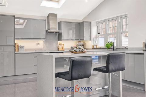 Artemis Riseway, Brentwood, CM15 8BG