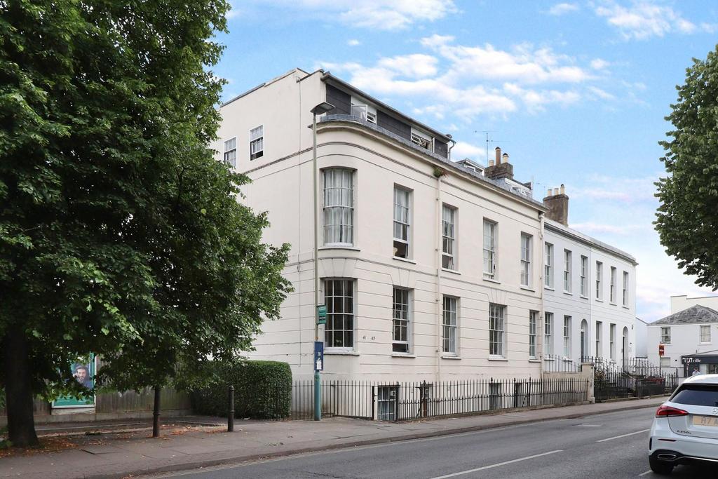 Prestbury Road, Cheltenham 2 bed apartment for sale £269,500