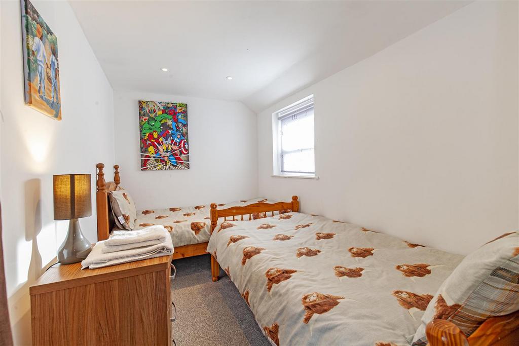 Bedroom 3-2.jpg
