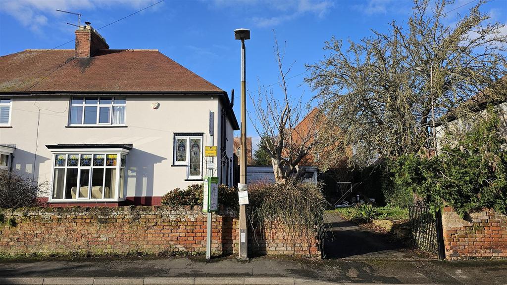 Cherry Street, Bingham 3 bed semidetached house for sale £325,000