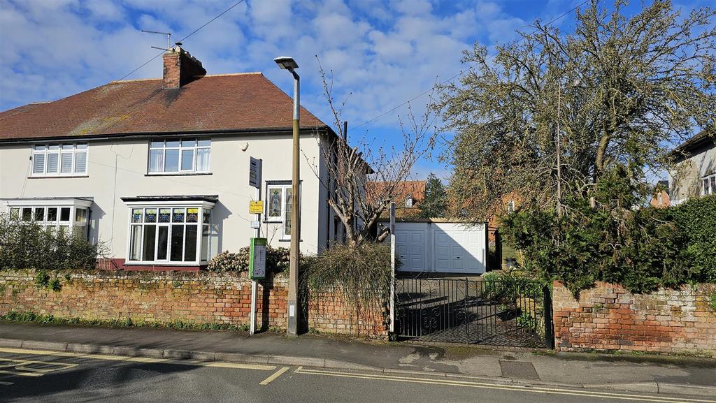 Cherry Street, Bingham 3 bed semidetached house for sale £325,000