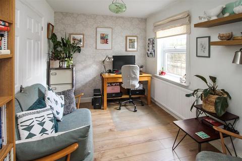 8 Moorescroft, Kelvedon Hatch, Brentwood, CM15 0XF