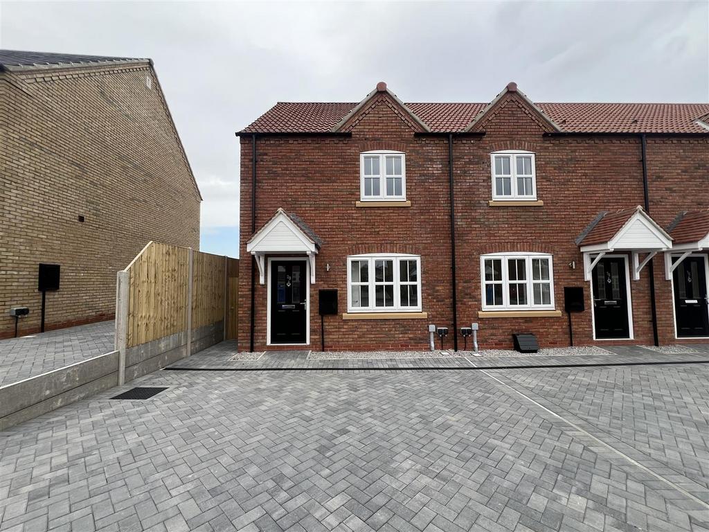 Drive, Kirk Ella 2 bed terraced house for sale £107,500