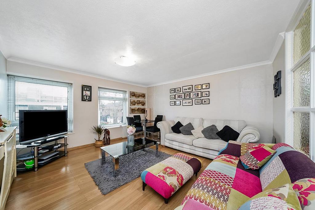 Gordon Road, London E4 2 bed apartment for sale £400,000