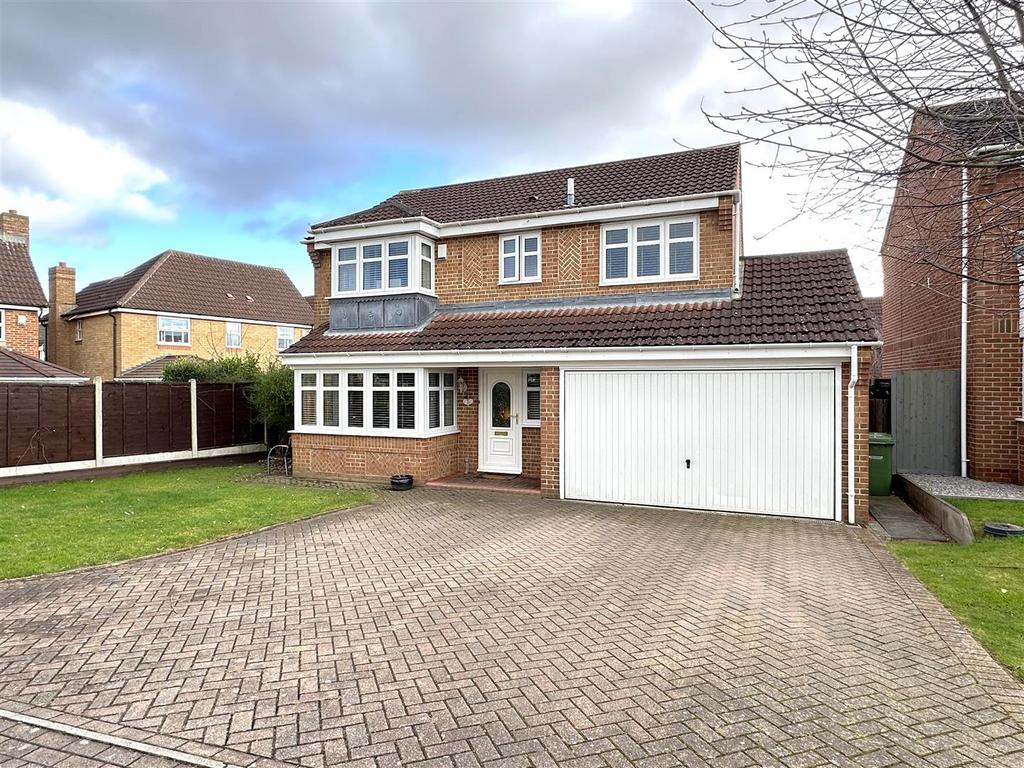 Snowdrop Close, StocktonOnTees, TS19 8FG 4 bed detached house for