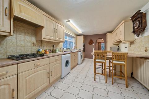 5 bedroom house for sale, Beacon Road West, Crowborough