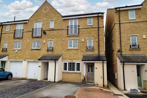 4 bedroom townhouse for sale, Hanby Close, Fenay Bridge, Huddersfield, HD8 0FZ